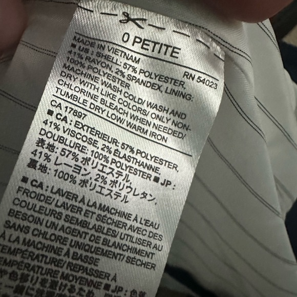 NWT Banana Republic Navy Blazer - Picture 3 of 4